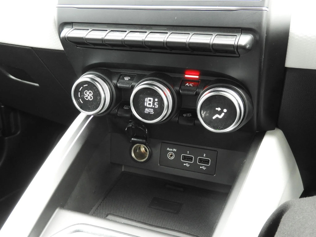 Renault Clio Evolution Evolution E-tech Black #24