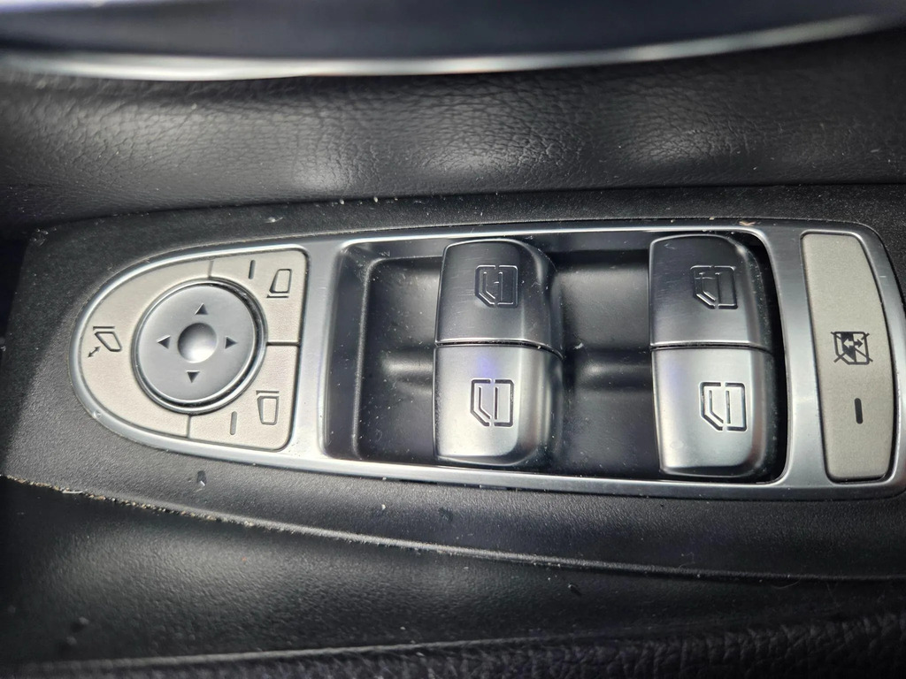 Mercedes-Benz E Class E 220 D Se Blue #26
