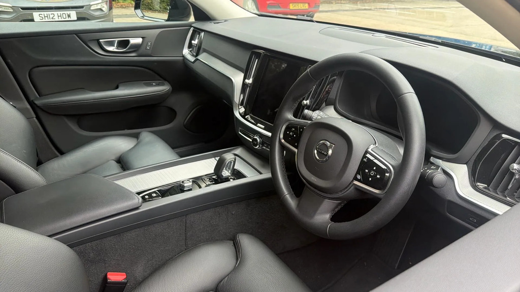 Volvo S60 2.0 B5p Plus Dark  #4