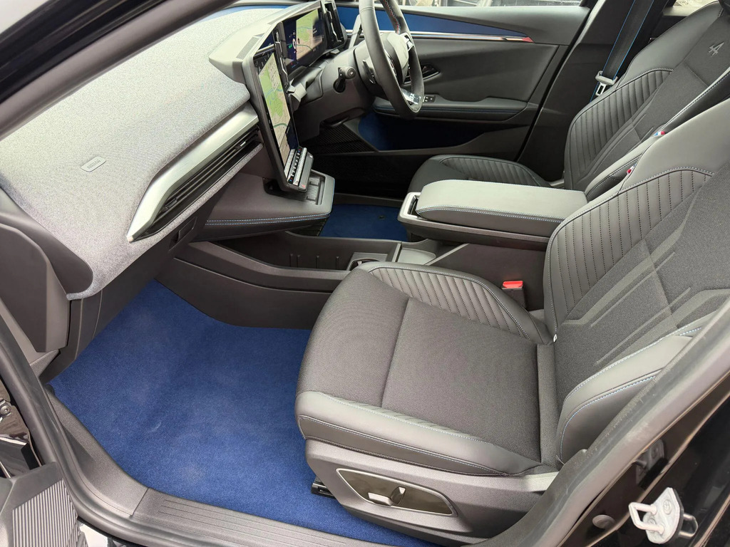 Renault Megane E-Tech Techno White #16