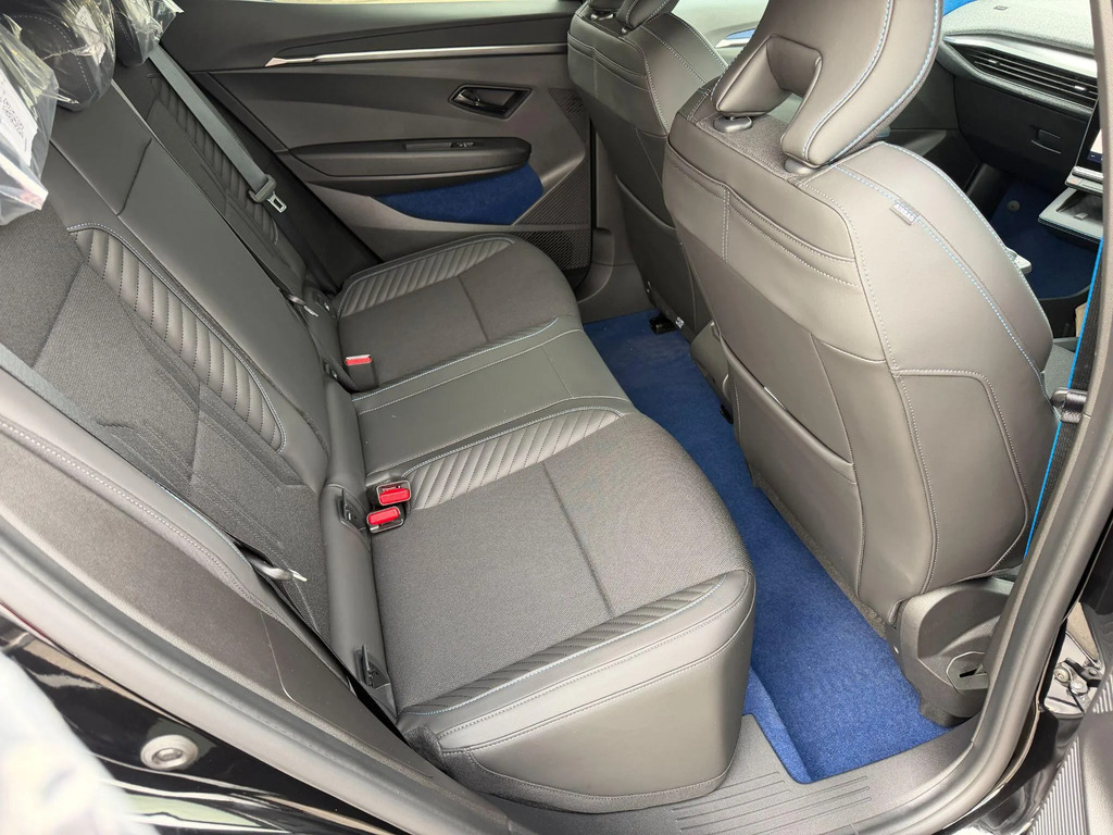 Renault Megane E-Tech Techno White #9