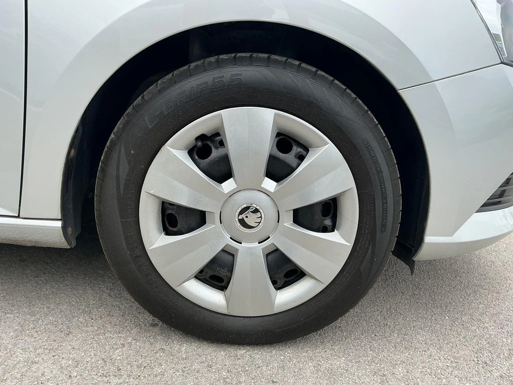 Skoda Fabia 1L S White #12