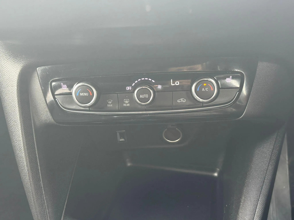 Vauxhall Corsa-e Hatchback White #17