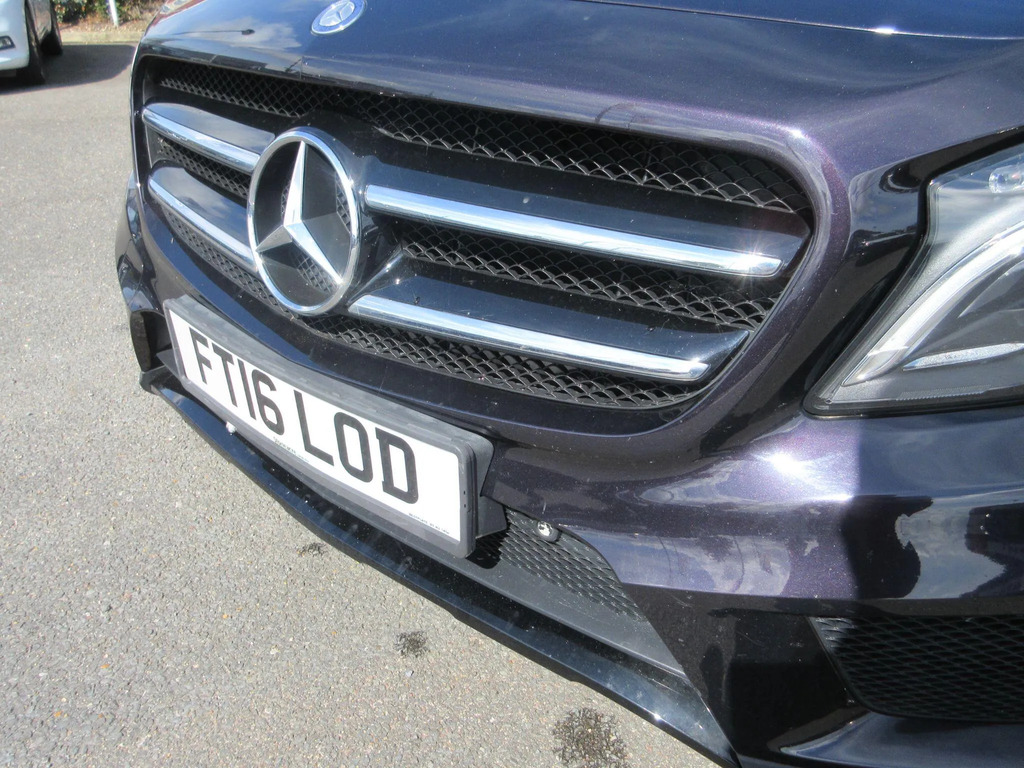 Mercedes-Benz GLA Class Gla 200D Amg Line White #13