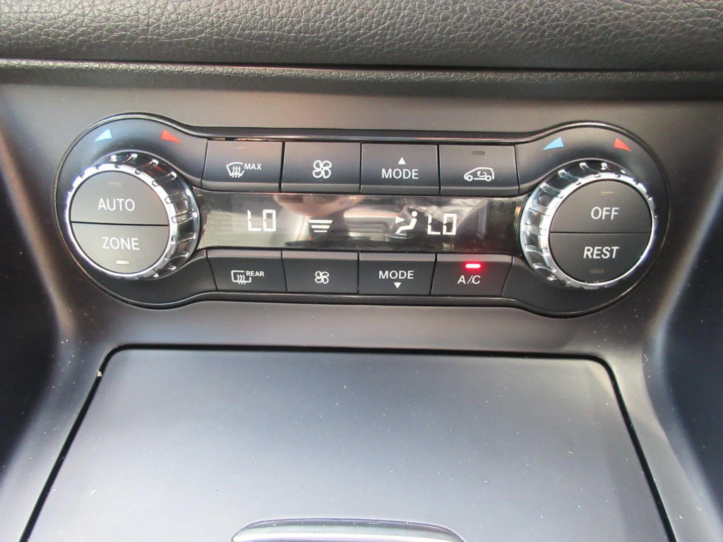 Mercedes-Benz GLA Class Gla 200D Amg Line White #30
