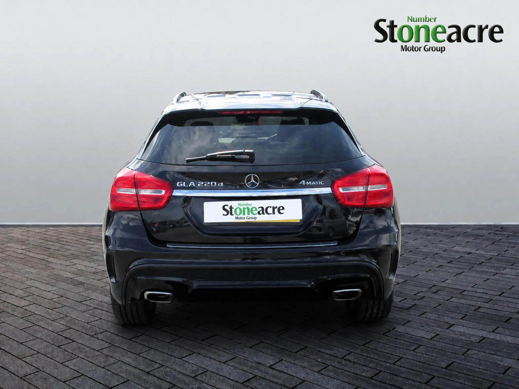 Mercedes-Benz GLA Class Gla 200D Amg Line White #7