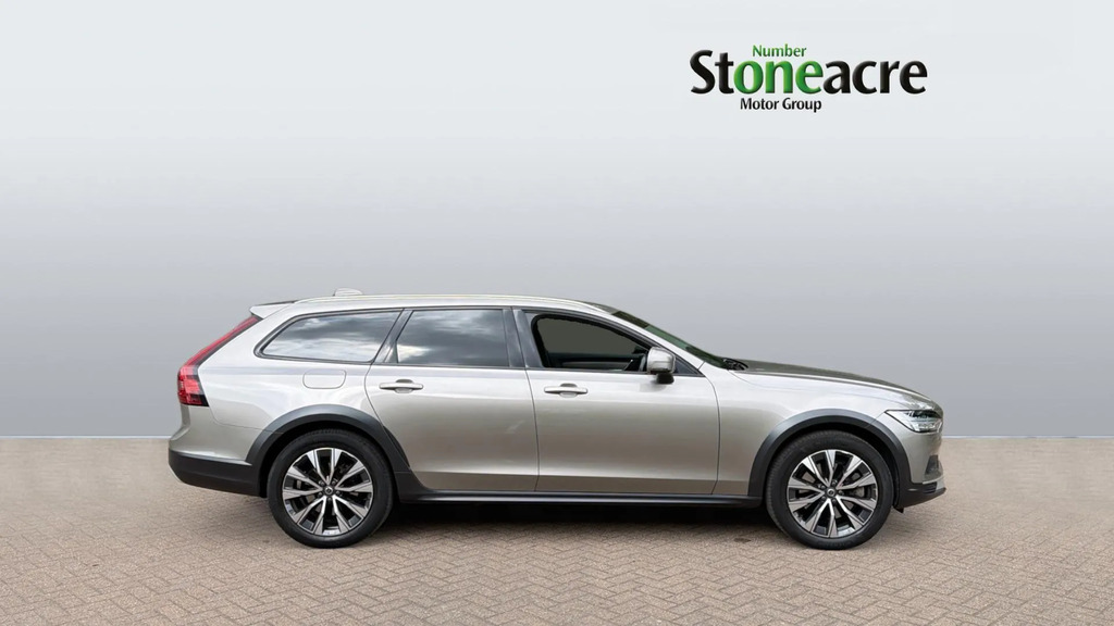Volvo V90 Cross Country Estate  #2
