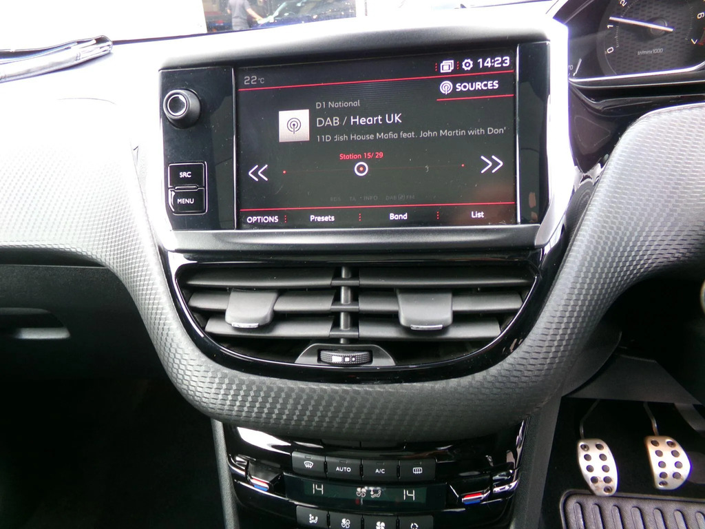 Peugeot 2008 Puretech Active Grey #16