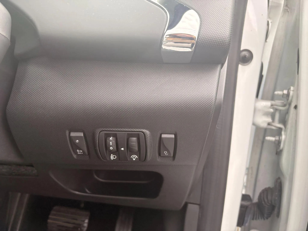 Renault Zoe Dynamique Nav Red #18
