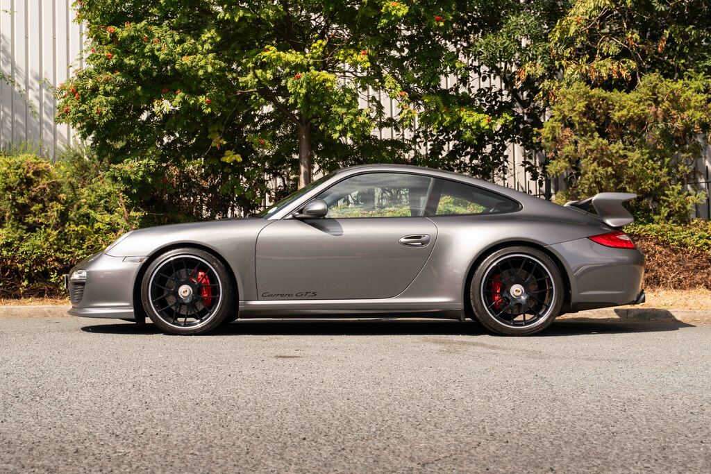 Porsche 911 Carrera Gts #6