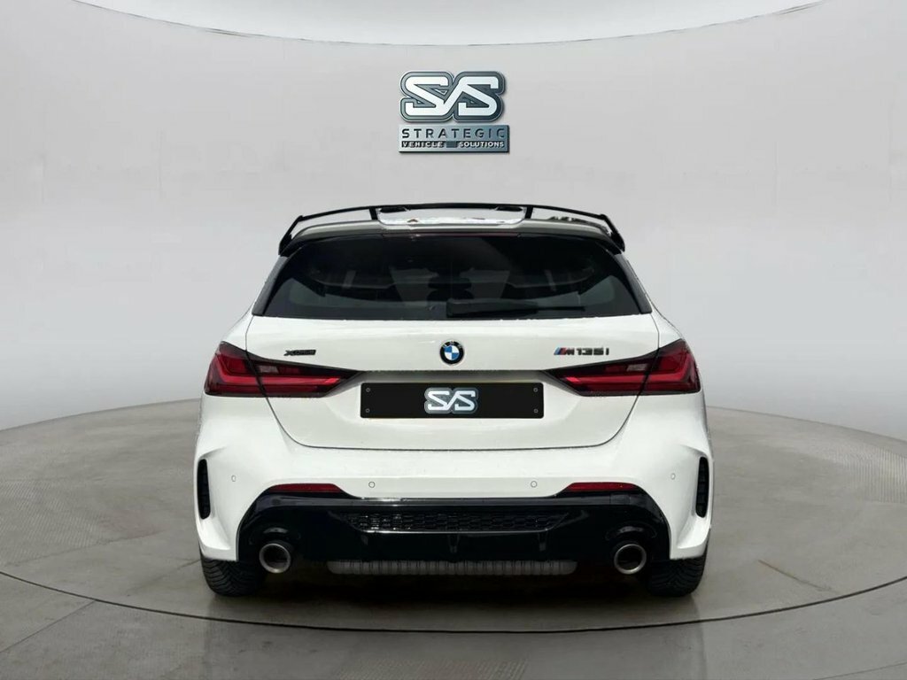 BMW 1 Series Hatchback OE70GDJ White #5