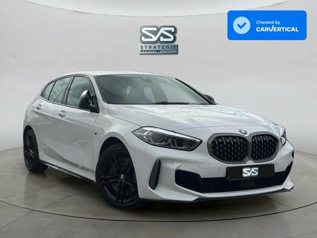 BMW 1 Series Hatchback OE70GDJ White
