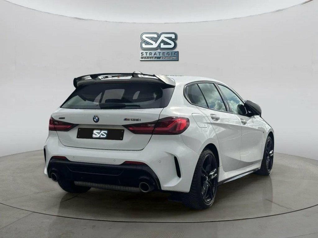 BMW 1 Series Hatchback OE70GDJ White #4