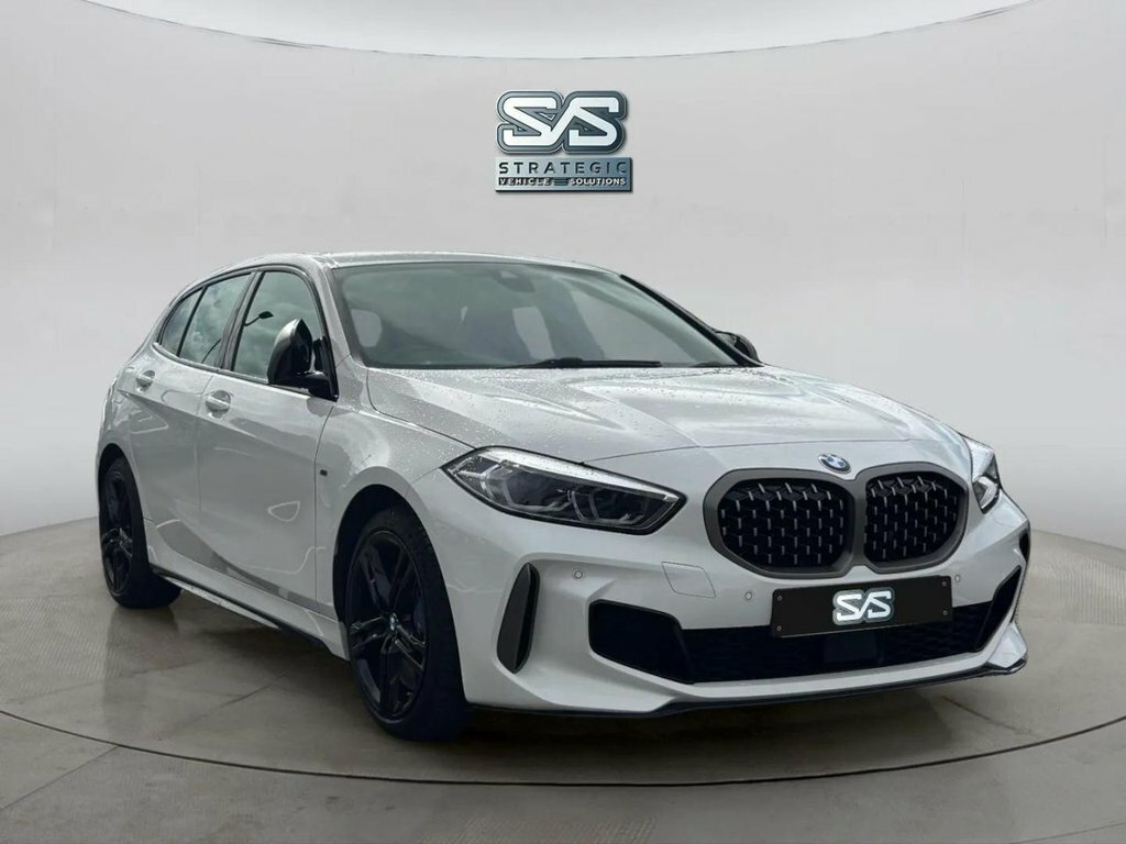 BMW 1 Series Hatchback OE70GDJ White #2