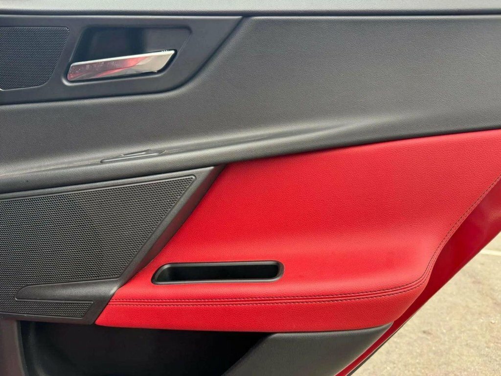 Jaguar XE  Red #32