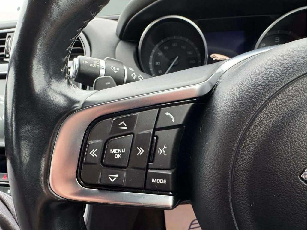 Jaguar XE  Red #18