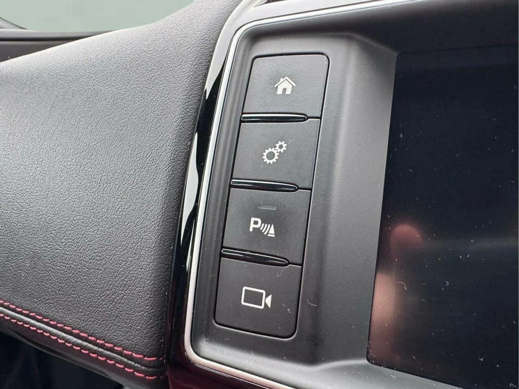 Jaguar XE  Red #28