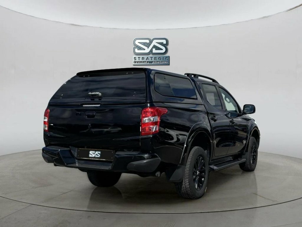 Mitsubishi L200 2.4L Dc Barbarian Black Black #4