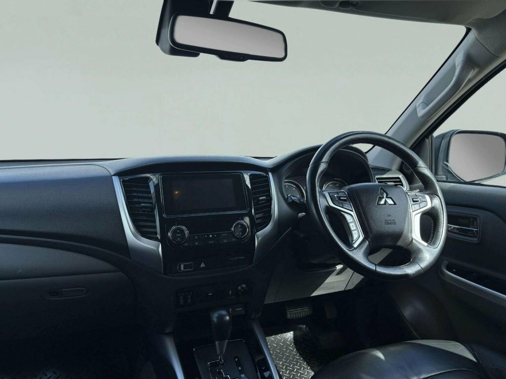 Mitsubishi L200 Pickup  #13