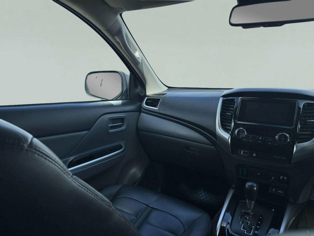 Mitsubishi L200 Pickup  #12