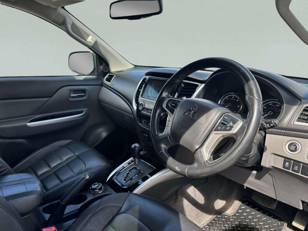 Mitsubishi L200 Pickup  #38