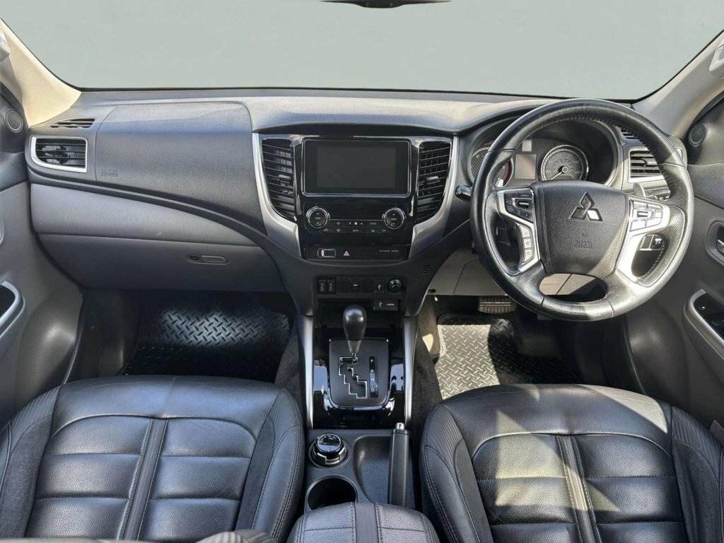 Mitsubishi L200 Pickup  #11