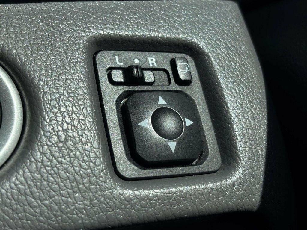 Mitsubishi L200 Pickup  #23