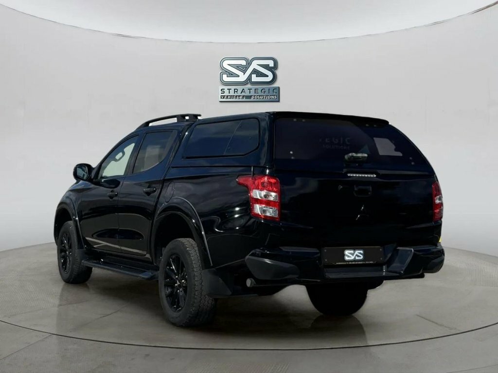 Mitsubishi L200 2.4L Dc Barbarian Black Black #6
