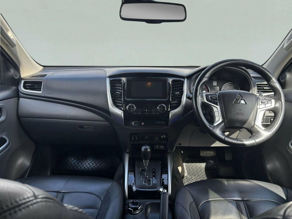 Mitsubishi L200 Pickup  #10