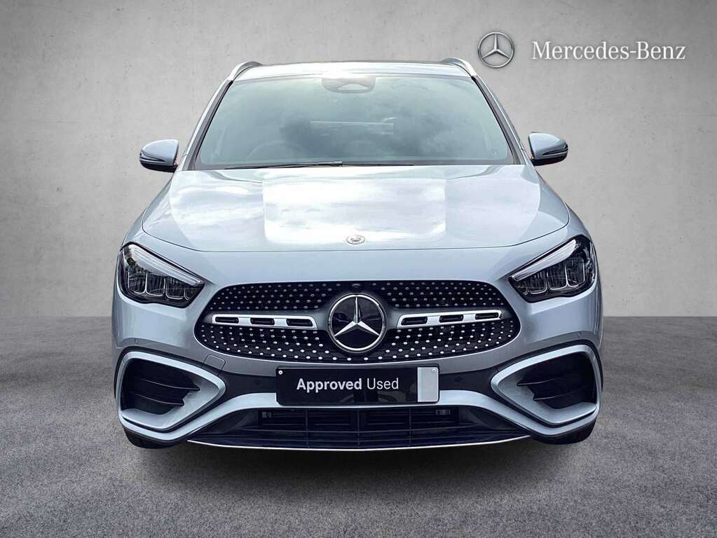 Mercedes-Benz GLA Class 200D Amg Line Executive 2026 Silver #3