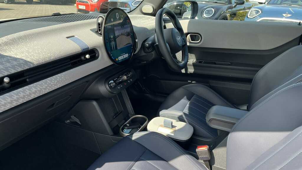 Mini Hatch 1.5 C Exclusive 2024 LY24GCK White #5