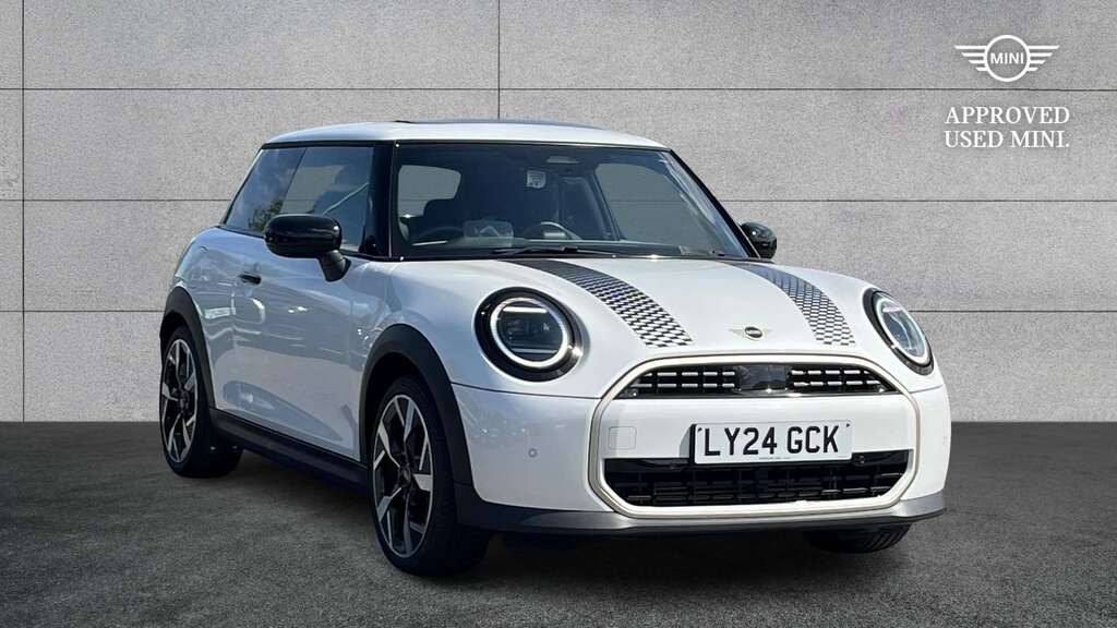 Mini Hatch 1.5 C Exclusive 2024 LY24GCK White