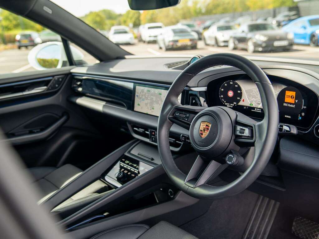 Porsche Macan 4 2025 SD74UYR White #3