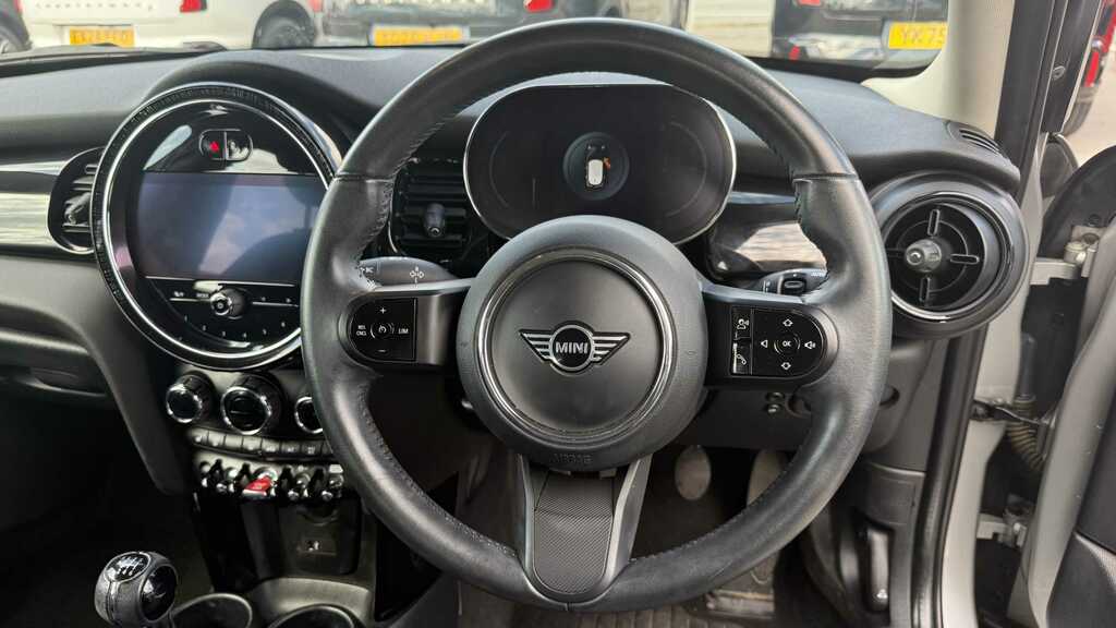 Mini Hatch 1.5 Cooper Classic Premium 2023 YM23OEG Silver #5