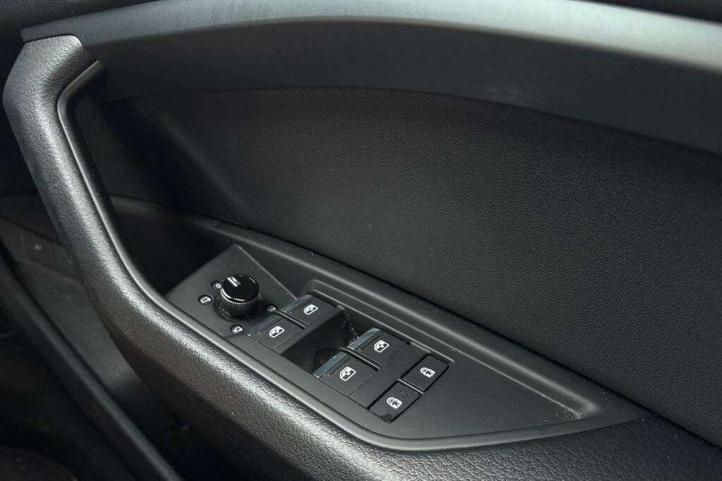 Audi E-tron 300Kw 55 Quattro 95Kwh Technik 2022 NJ22GEY Blue #5