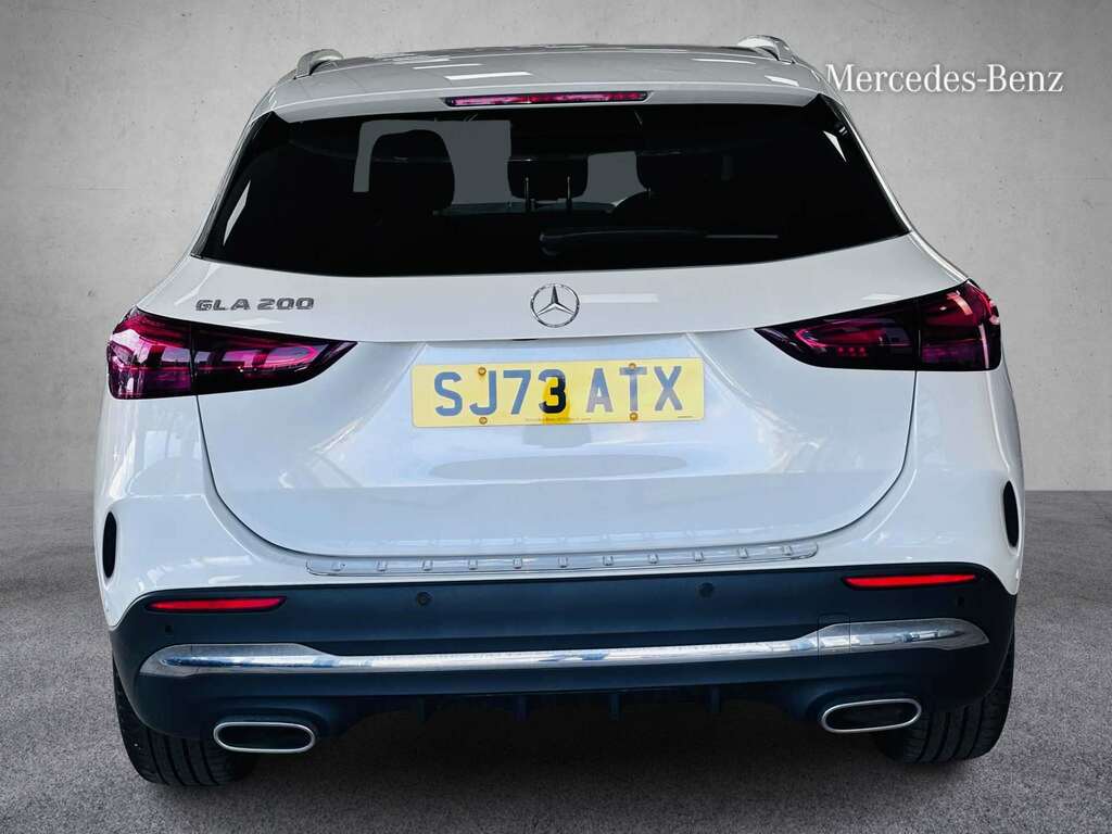 Mercedes-Benz GLA Class 200 Amg Line Executive 2023 SJ73ATX White #4