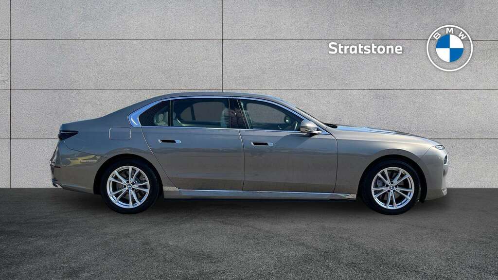 BMW i7 335Kw Edrive50 Excellence 105.7Kwh 2024 Grey #3