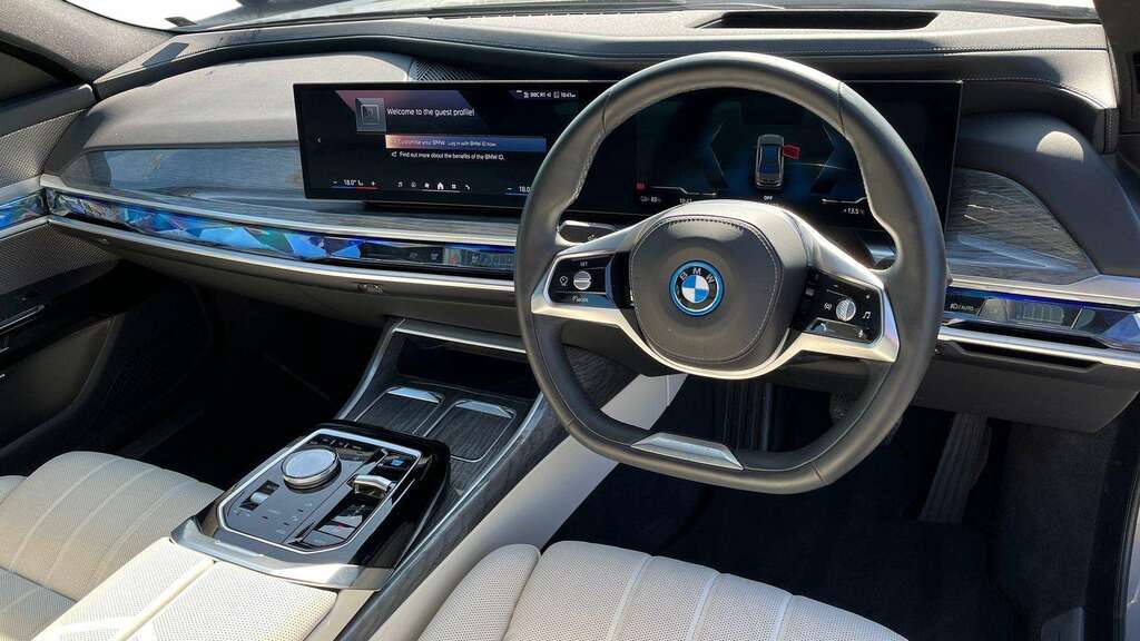 BMW i7 335Kw Edrive50 Excellence 105.7Kwh 2024 Grey #5