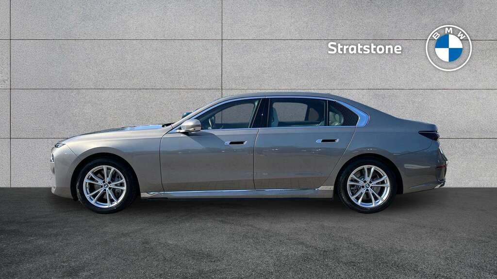 BMW i7 335Kw Edrive50 Excellence 105.7Kwh 2024 Grey #4