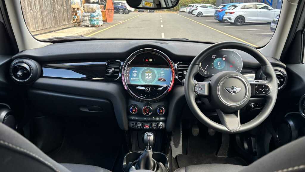 Mini Hatch 1.5 Cooper Classic Premium 2024 FH73GHY Silver #3