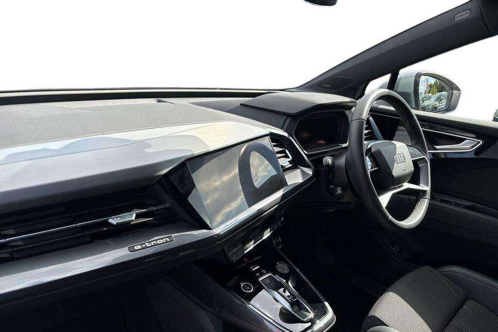 Audi Q4 E Tron 150Kw 40 82Kwh S Line 2022 Silver #2