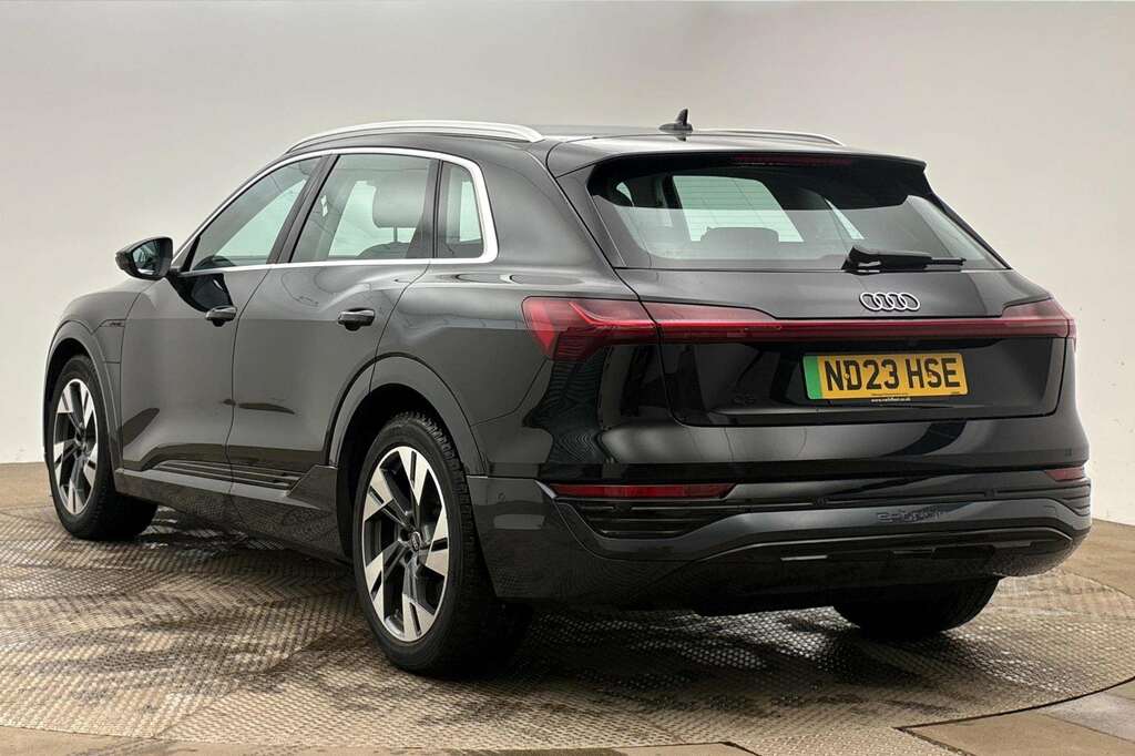 Audi Q8 e tron 250Kw 50 Quattro 95Kwh Sport 2023 Black #3