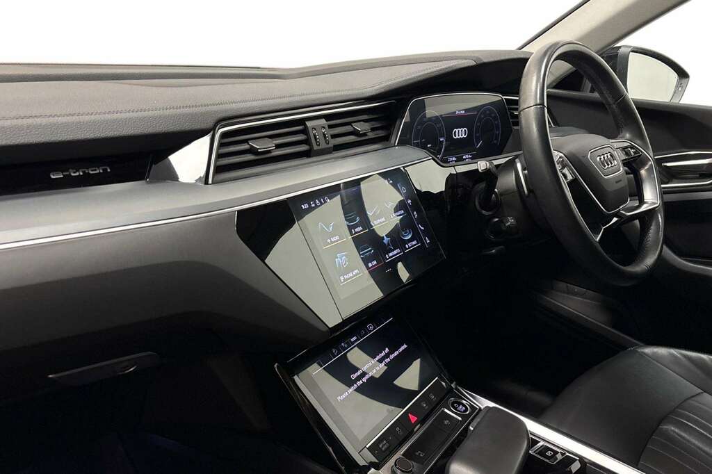 Audi Q8 e tron 250Kw 50 Quattro 95Kwh Sport 2023 Black #2