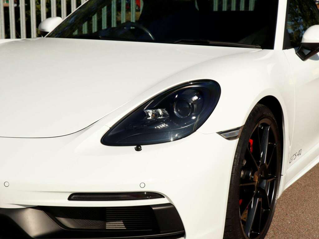 Porsche 718 Boxster 718 Boxster Gts White #27