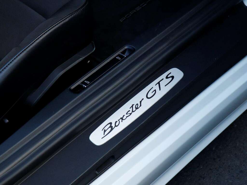Porsche 718 Boxster 718 Boxster Gts White #23