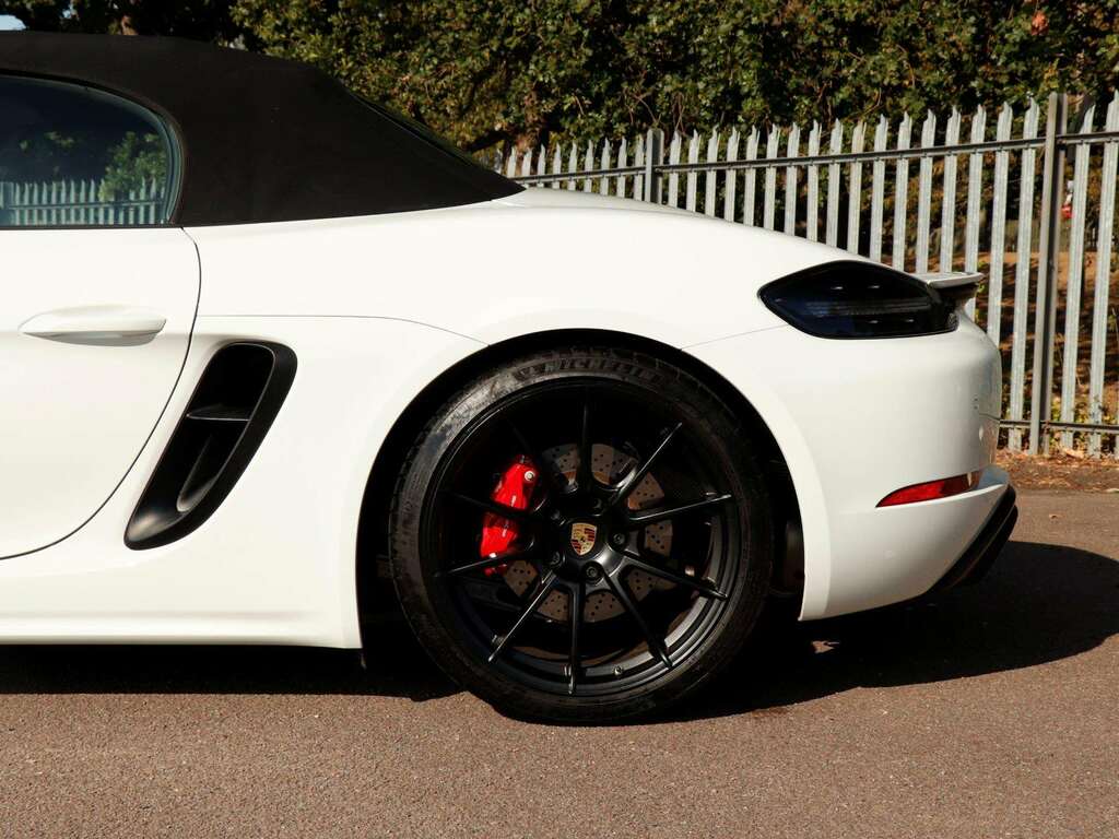 Porsche 718 Boxster 718 Boxster Gts White #28
