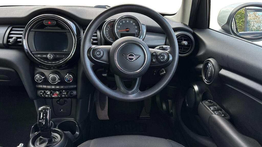 Mini Hatch 1.5 Cooper Classic II Nav Pack 2020 KM70CKA #6