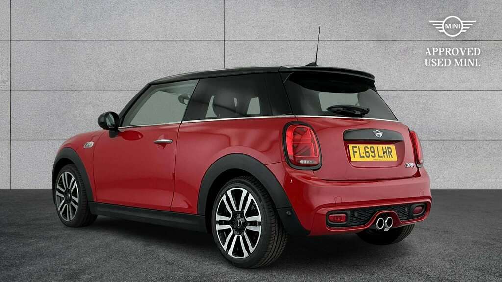 Mini Hatch 2.0 Cooper S Exclusive II 2019 Red #2