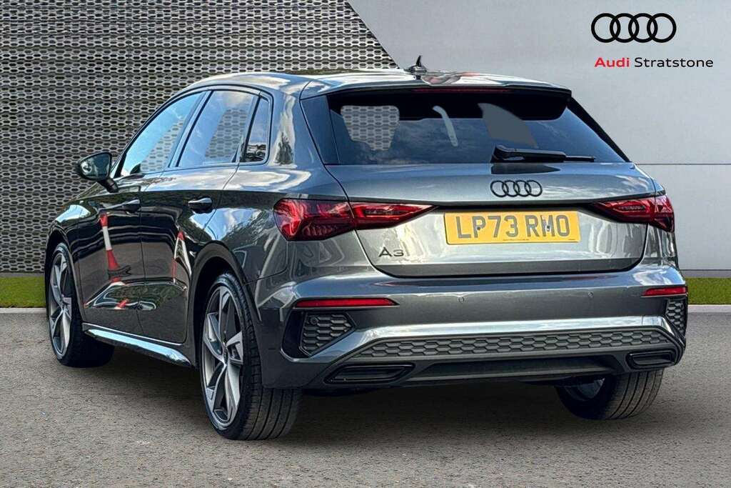 Audi A3 35 Tfsi Black Edition 2023 LP73RMO Grey #3