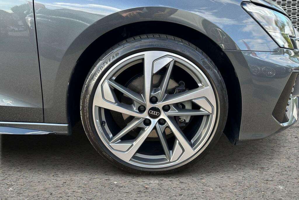 Audi A3 35 Tfsi Black Edition 2023 LP73RMO Grey #5